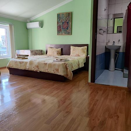 Hotel Bonjour House à Erévan Extérieur photo